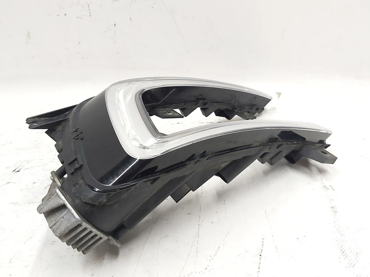 Фара протитуманна ліва LED з ушкодженнями Volkswagen E-GOLF 5GE941055B