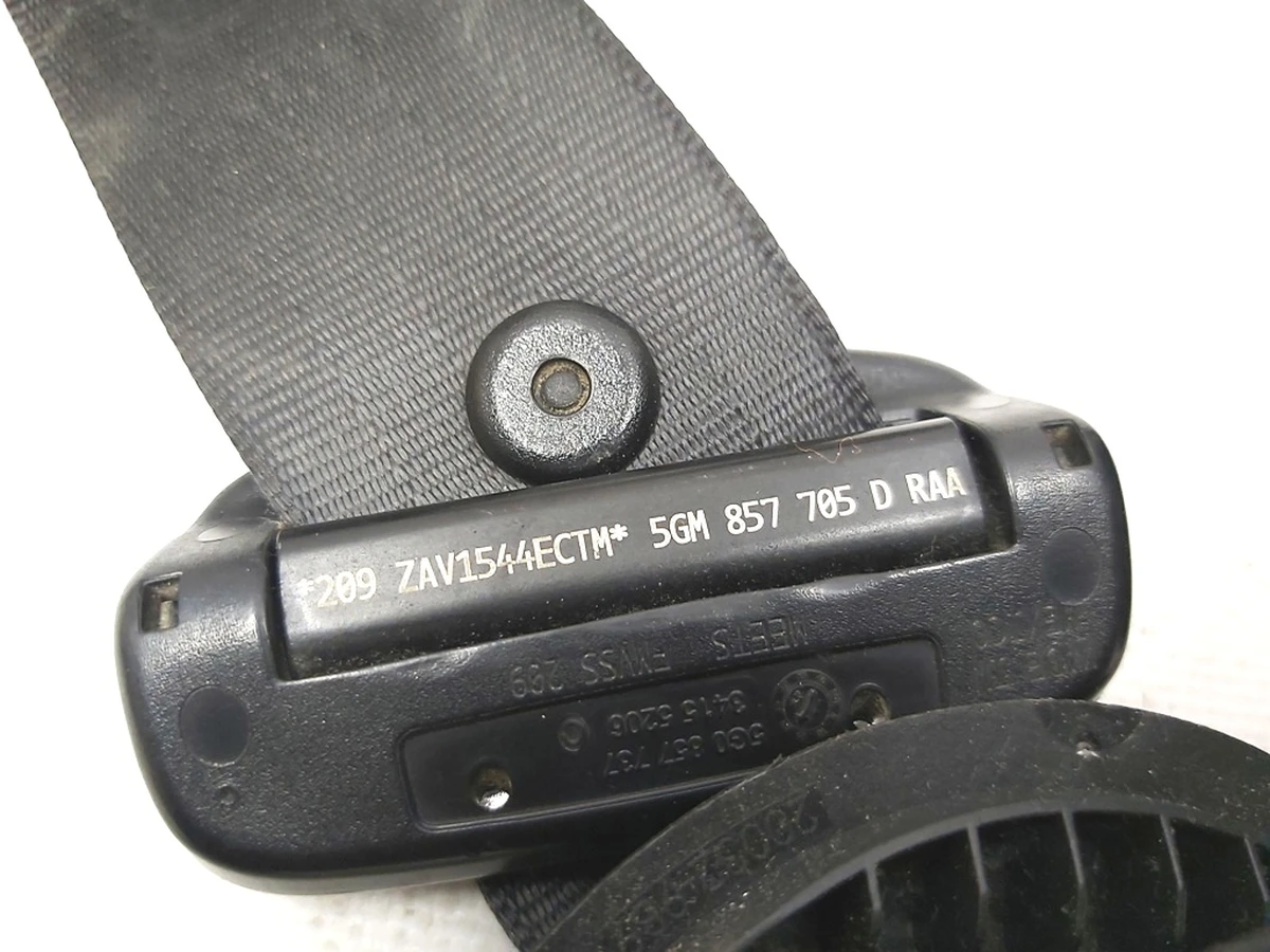 Триточковий ремінь безпеки з автоматичної котушкою і преднатяжителем передній лівий Volkswagen E-GOLF 5GM857705DRAA