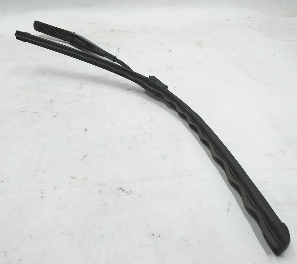 Рычаг щетки стеклоочистителя(сторона водителя) левый в сборе с дворником 5G1955409B Volkswagen E-GOLF