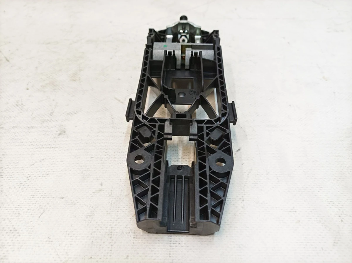 Опорний елемент зовнішньої ручки дверей передньої лівої Volkswagen E-GOLF 5N0837885H