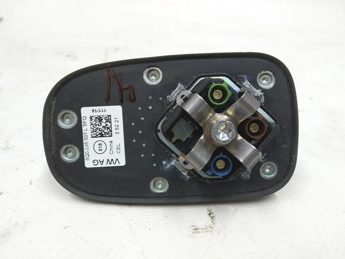 Антена комбінована для даху Volkswagen E-GOLF 5Q0035507L
