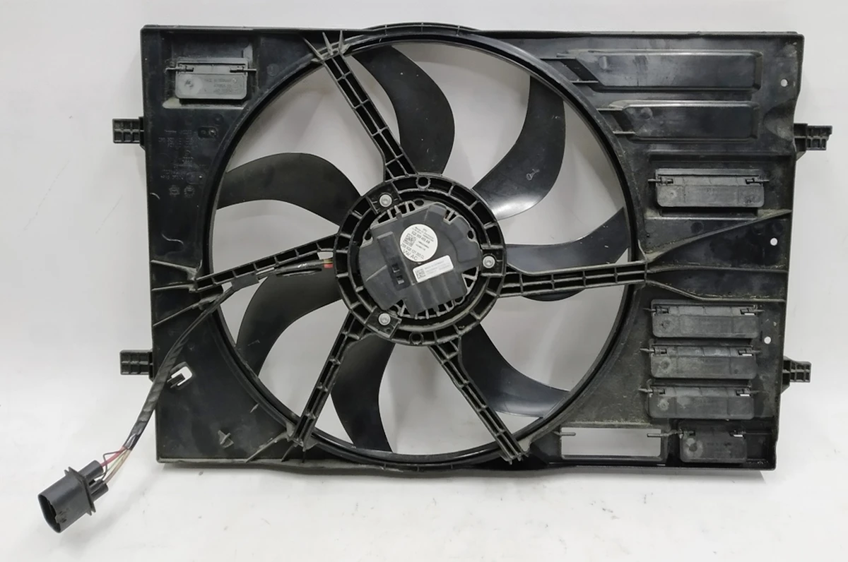 Вентилятор радіатора охолоджуючої рідини 450W 455MM BROSE з пошкодженням VW E-GOLF 5Q0121203CL