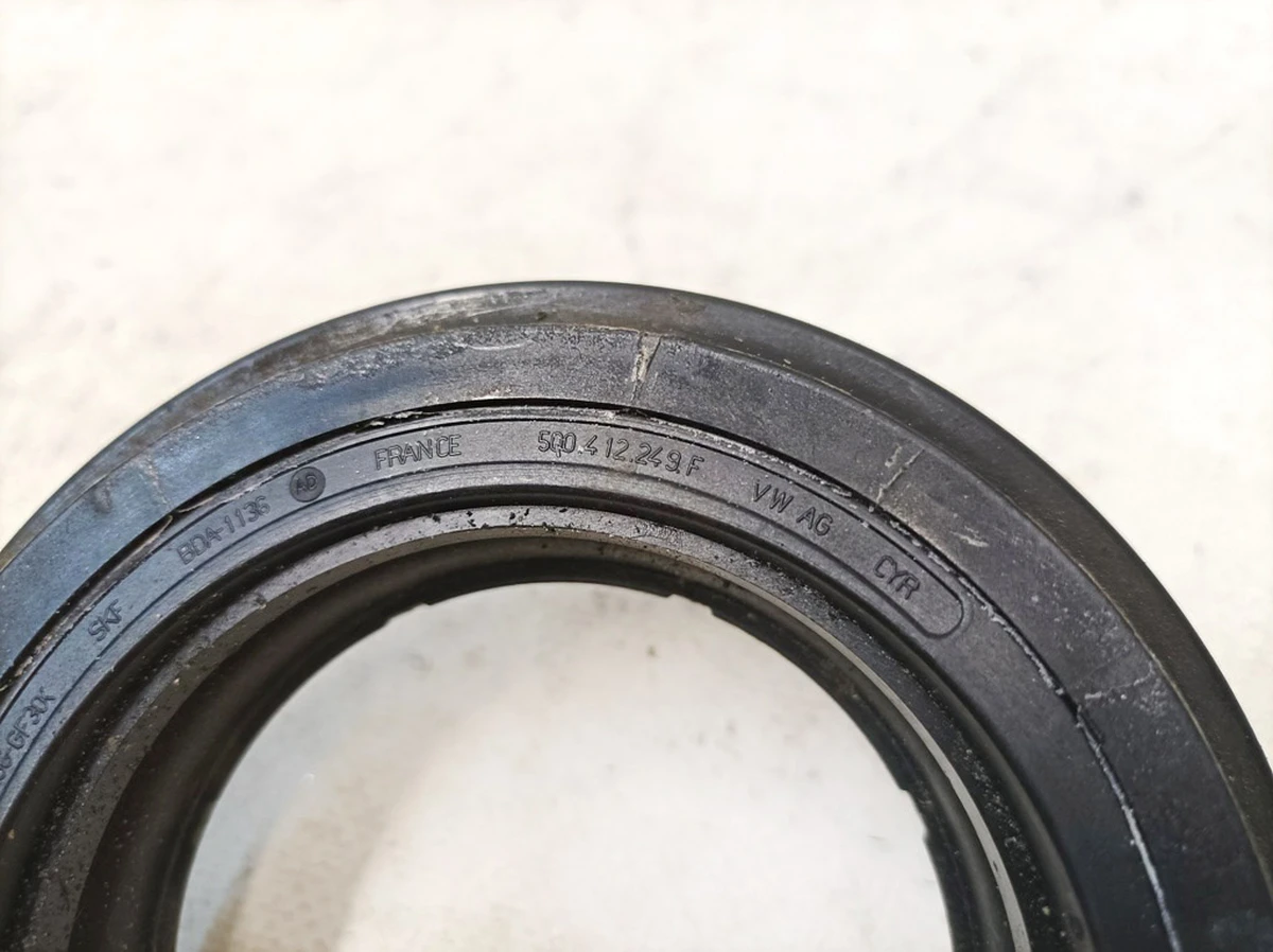 Пружинний упор переднього амортизатора Volkswagen E-GOLF 5Q0412249F