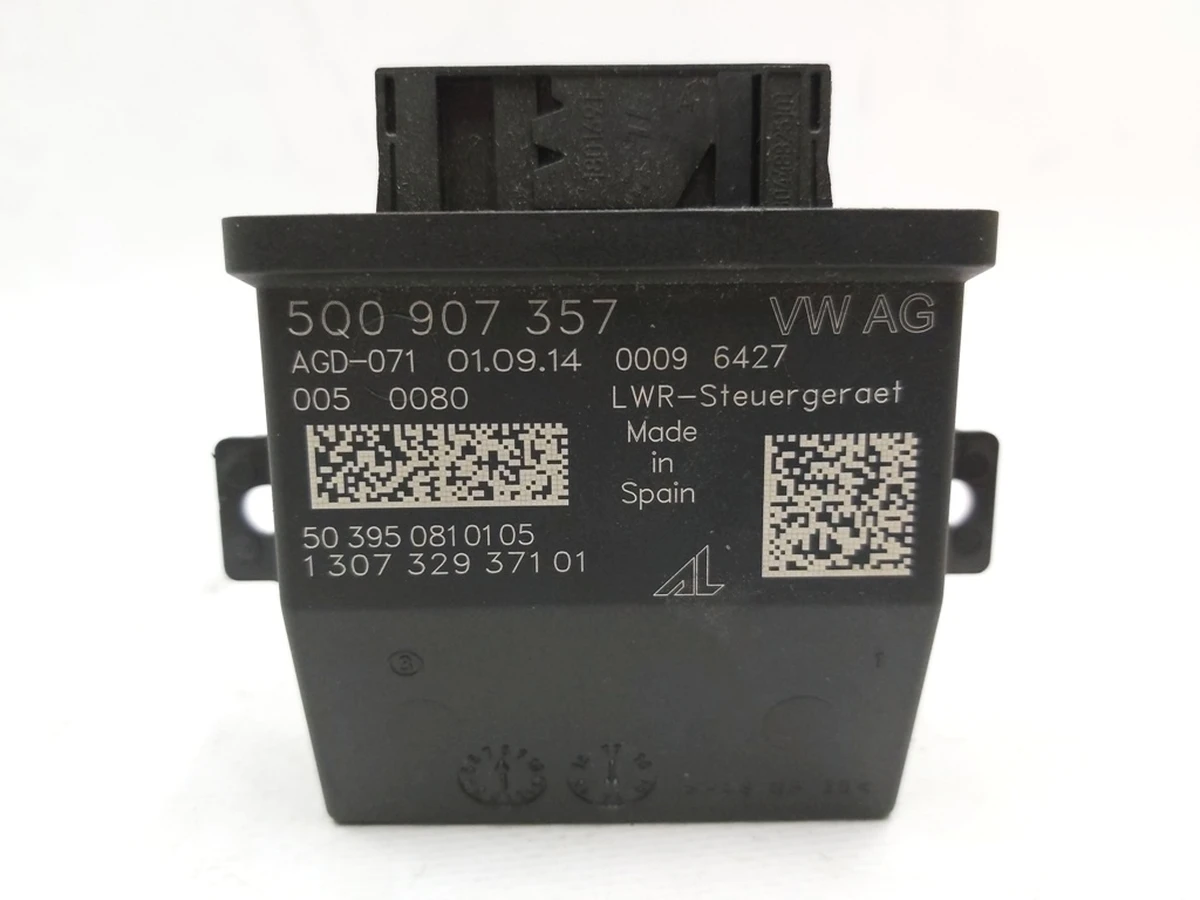 Control unit for automatic headlight range control Volkswagen E-GOLF 5Q0907357