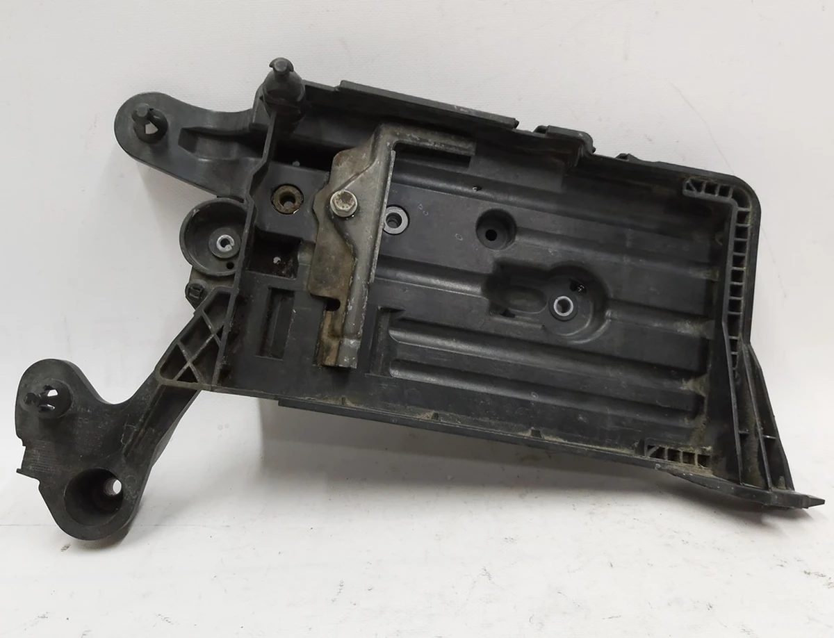 Lower battery mounting VW E-GOLF 5Q0915331J