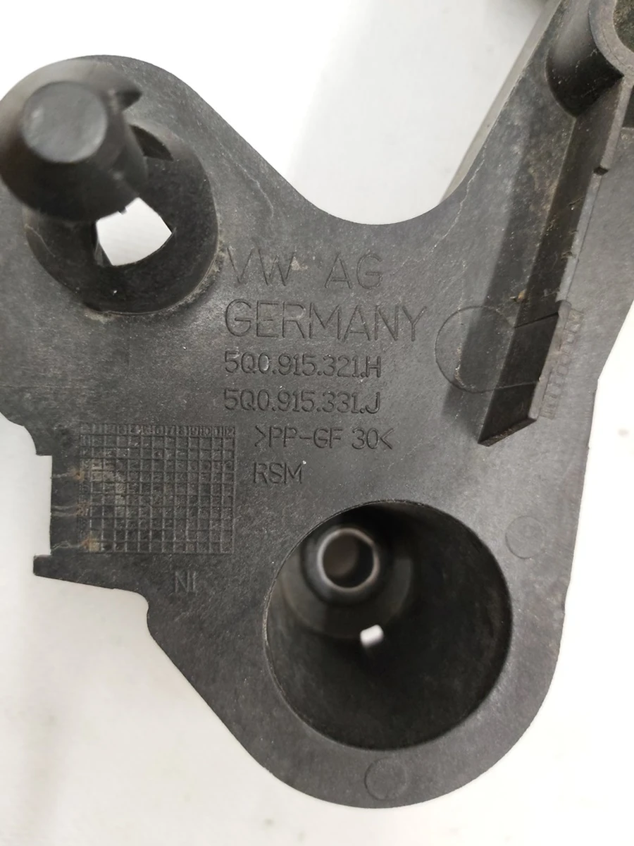 Lower battery mounting VW E-GOLF 5Q0915331J