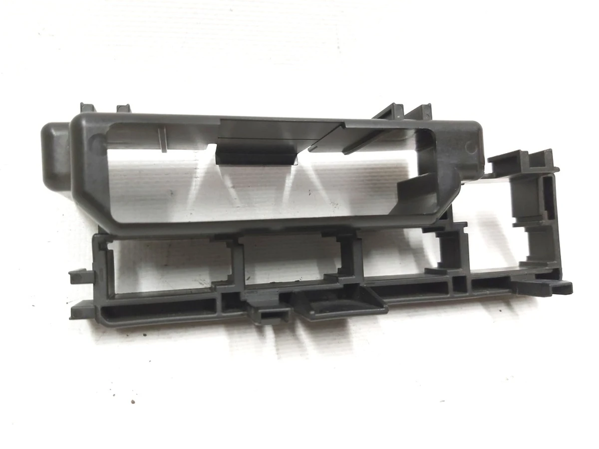 Кронштейн кріплення блоку управління парктроніки Volkswagen E-GOLF 5Q0937503F