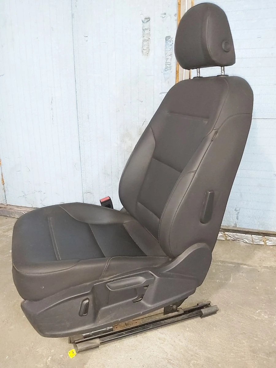 Сиденье водительское в сборе с повреждением без AIRBAG VW E-GOLF 5Q4881105A