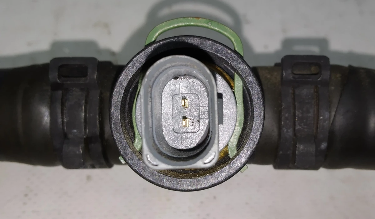 Шланг охолодження радіатор / клапан / електродвигун в зборі 5QE121049K Volkswagen E-GOLF