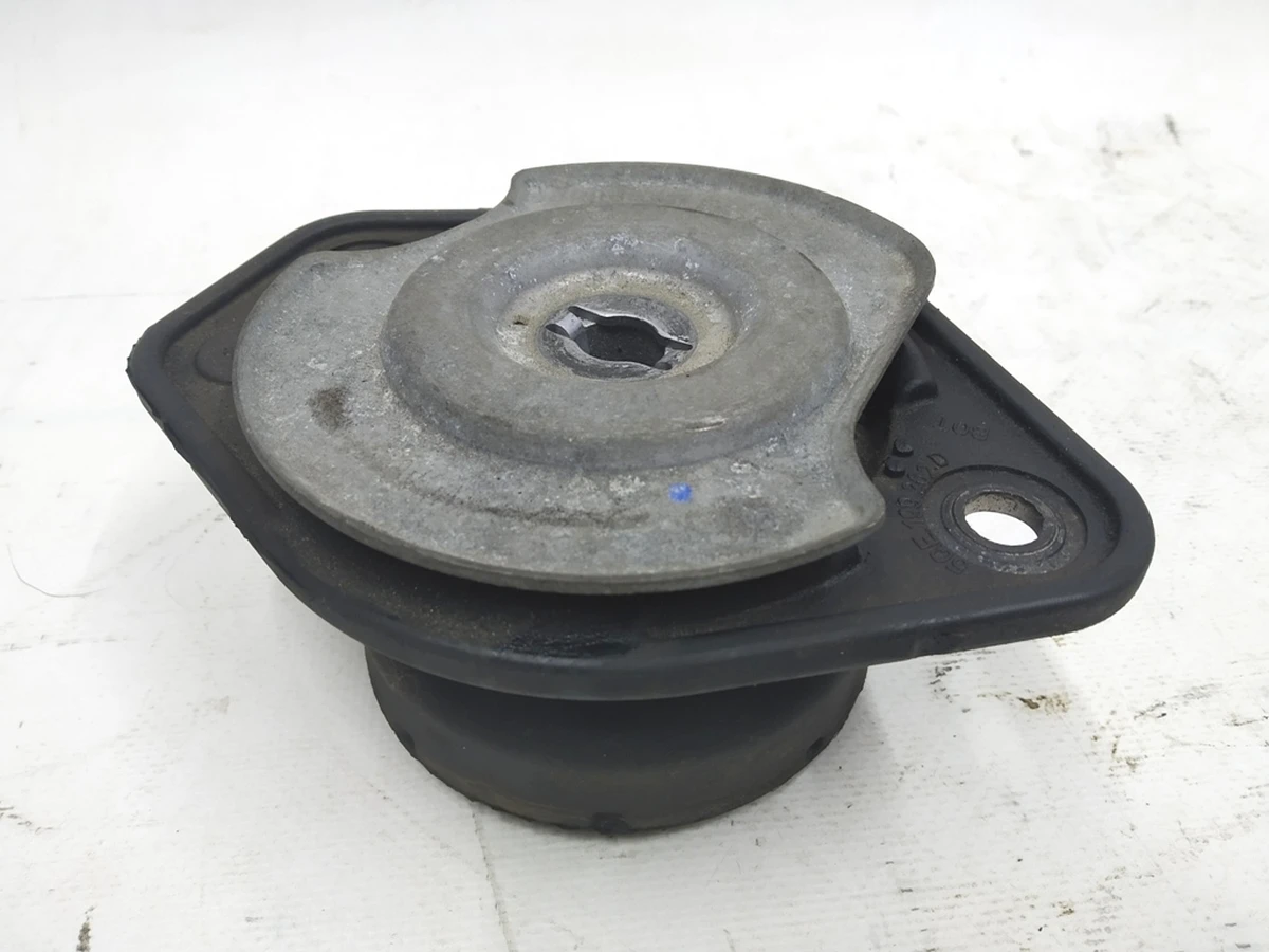 Подушка крепления двигателя (подшипник двигателя) Volkswagen E-GOLF 5QE199262D