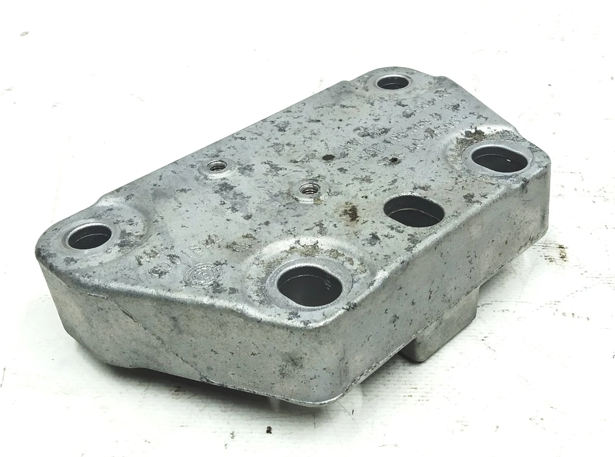 Опора кронштейна крепления двигателя правая 5QE199588B Volkswagen E-GOLF