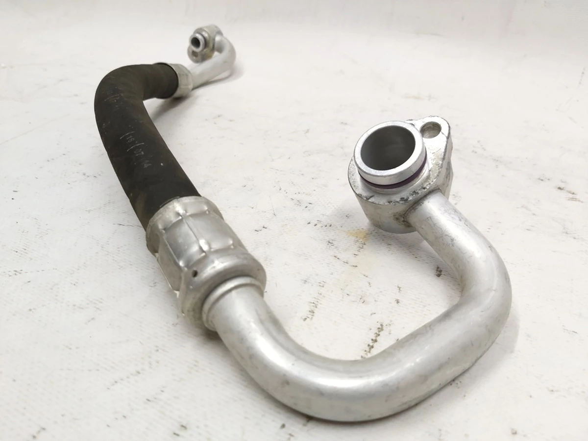 Трубопровід системи охолодження (Ресивер рідкої фази> конденсатор холодоагенту) Volkswagen E-GOLF 5QE820744C