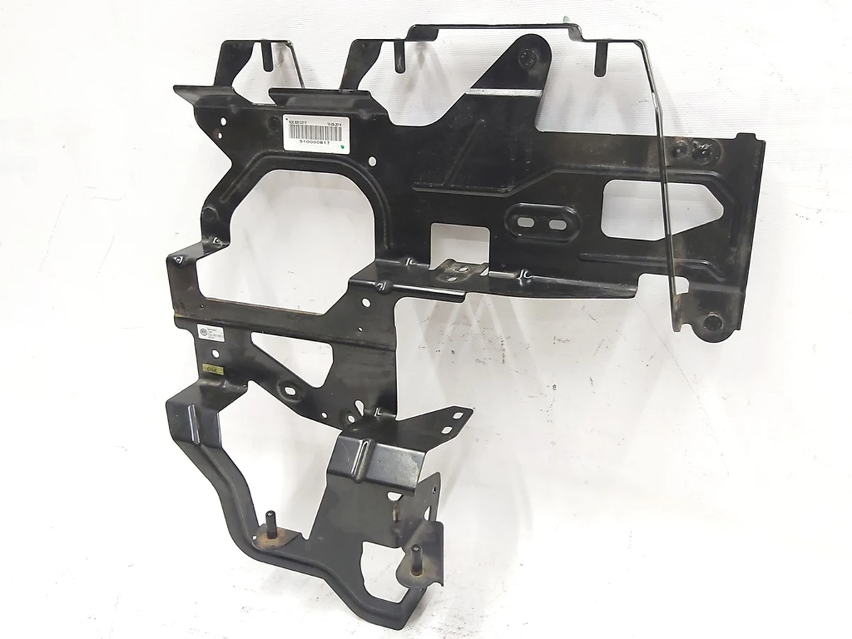Cooling system bracket main Volkswagen E-GOLF 5QE820905C