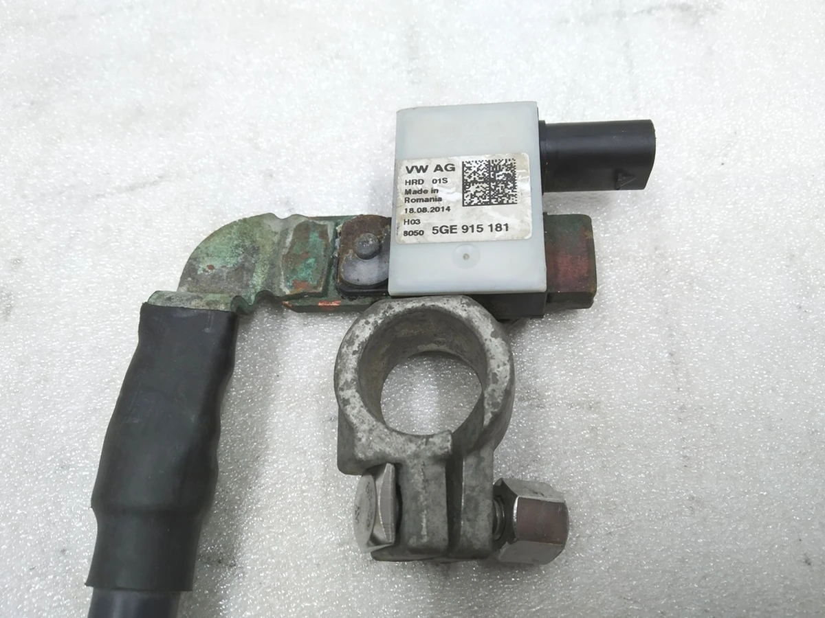 Клемма с блоком управления контроля АКБ Volkswagen E-GOLF 5GE915181