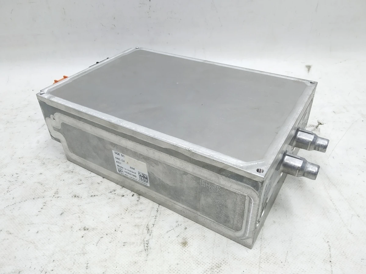 Зарядний пристрій високовольтної батареї (чарджер) Audi E-tron 5QE915684J