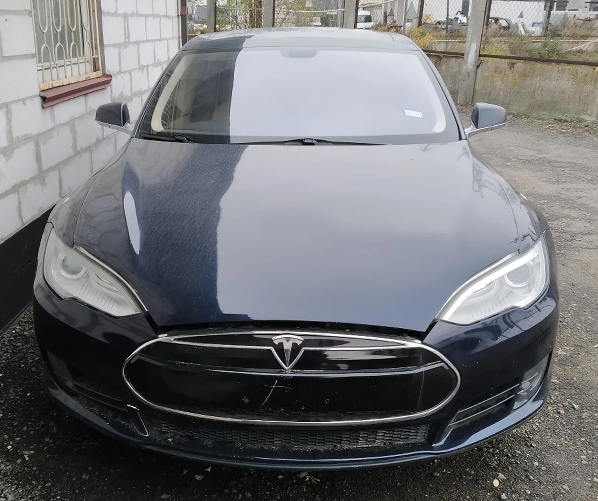 Кузов у ​​зборі (без батареї та без мотора) Tesla model S 85