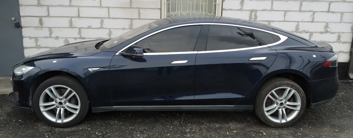 Кузов у ​​зборі (без батареї та без мотора) Tesla model S 85