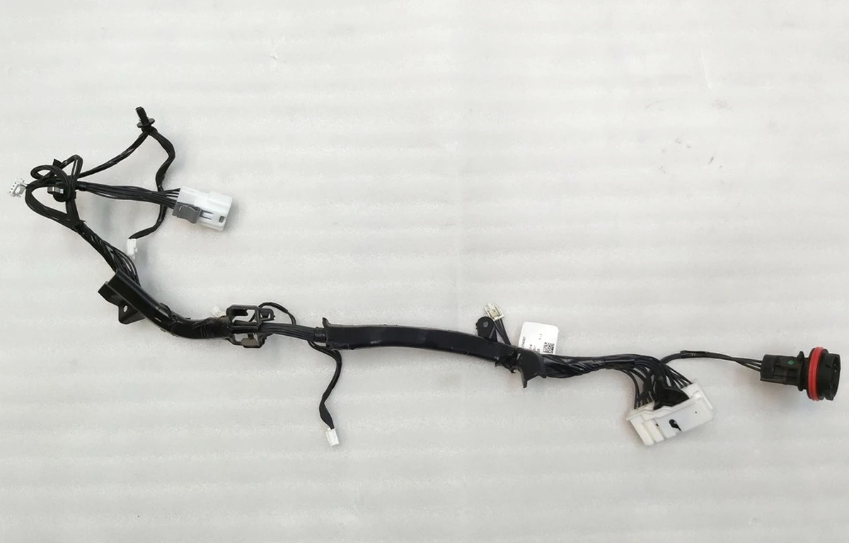 1 Електропроводка фари головної лівої UP LEVEL (USA) Tesla model 3, model Y 1077371