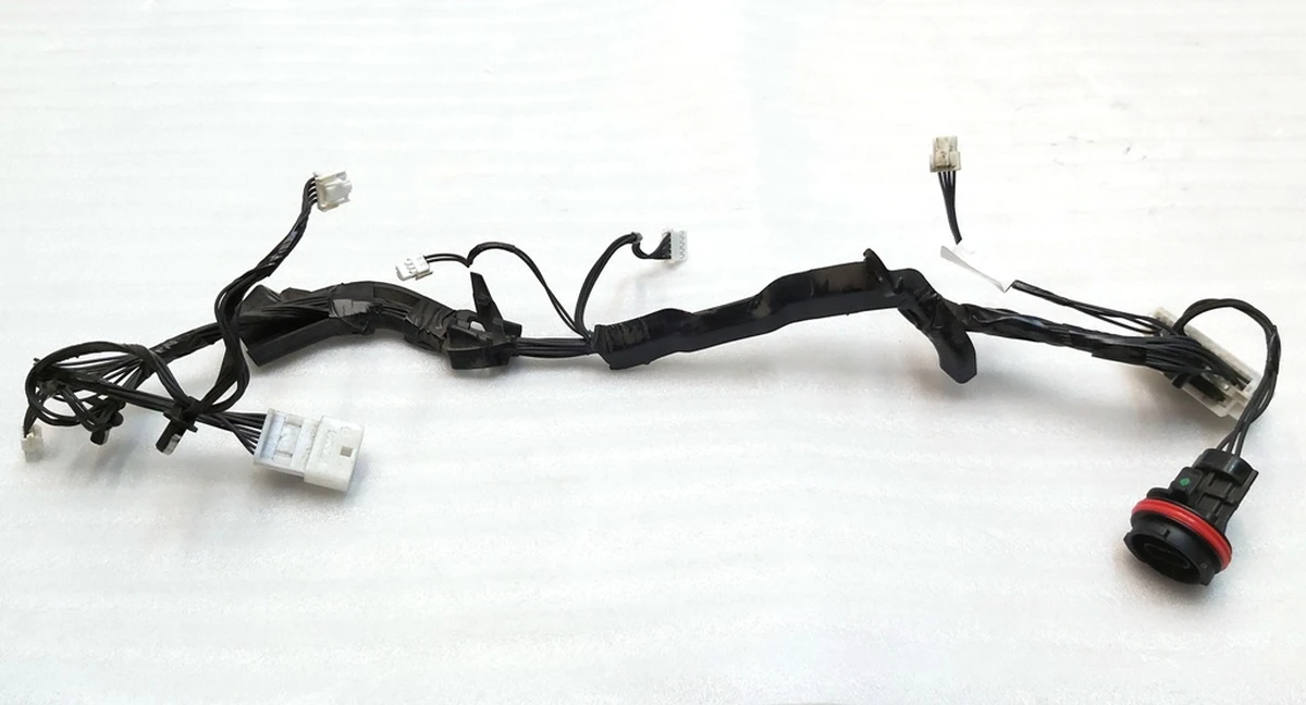 1 Електропроводка фари головної лівої UP LEVEL (USA) Tesla model 3, model Y 1077371