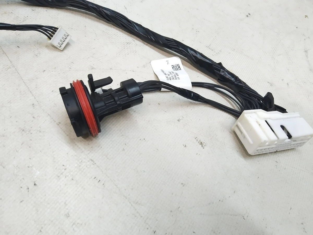 1 Электропроводка фары главной левой UP LEVEL (USA) с повреждением Tesla model 3, model Y 1077371-98-L