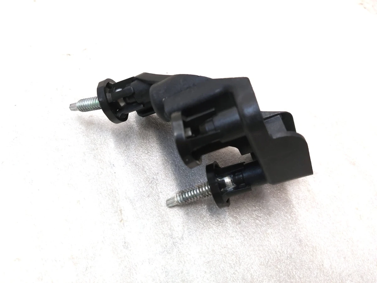 Кронштейн внутрішній із шарніром фари головної правої Tesla model 3, model Y 1077372