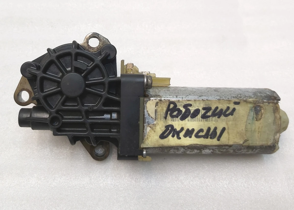 5 Electric motor for adjusting the seat height of the 1st row Tesla model S, model S REST, model X 1013111-00-A, 1013104-00-A