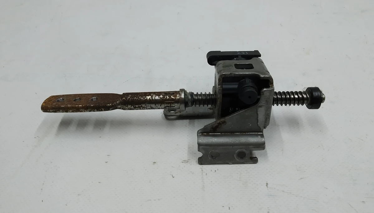 Механизм регулировки длинны рулевой колонки Tesla Tesla model X, S, REST 0390203402