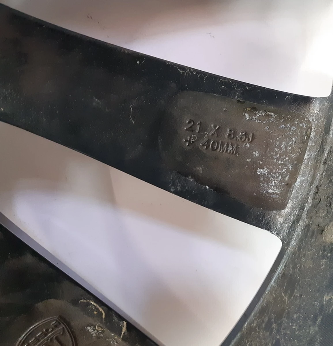 4 Колісний диск GREY TURBINE 21x8.5 J з пошкодженням Tesla model S 1054042-00-B