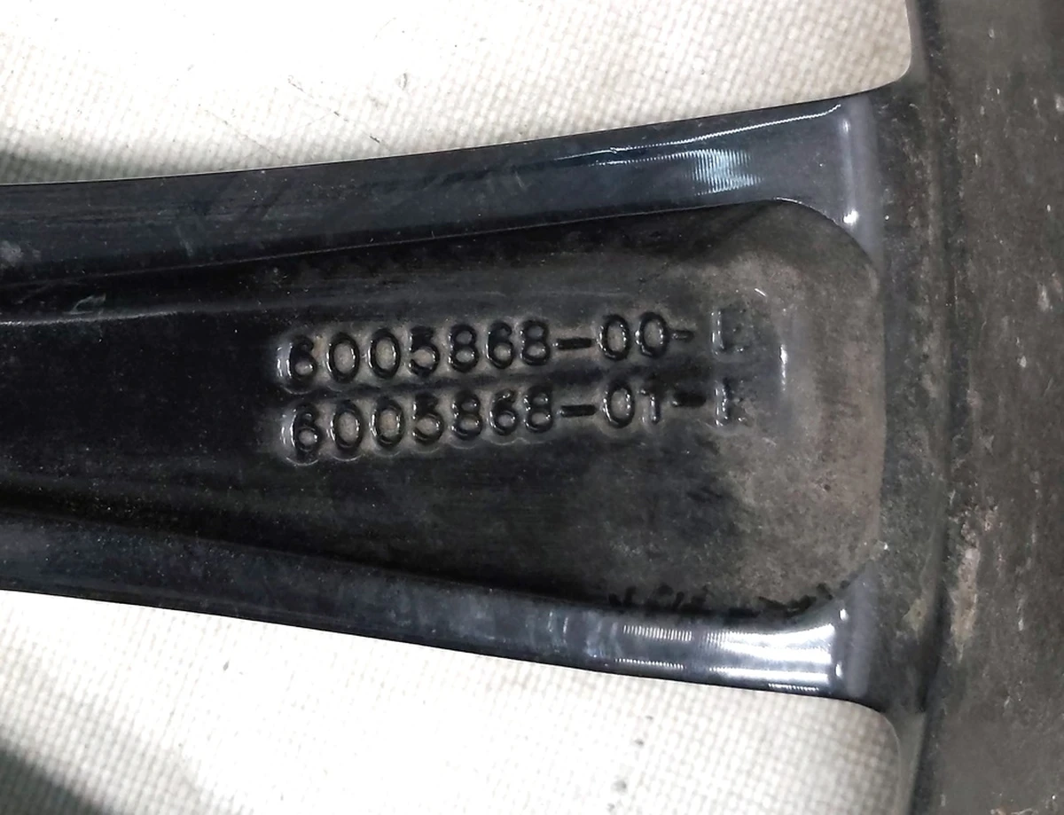 4 WHEEL, 21X8.5 - BLACK TURBINE 21x8.5 J with damage Tesla model S, model S REST 1054042-00-B