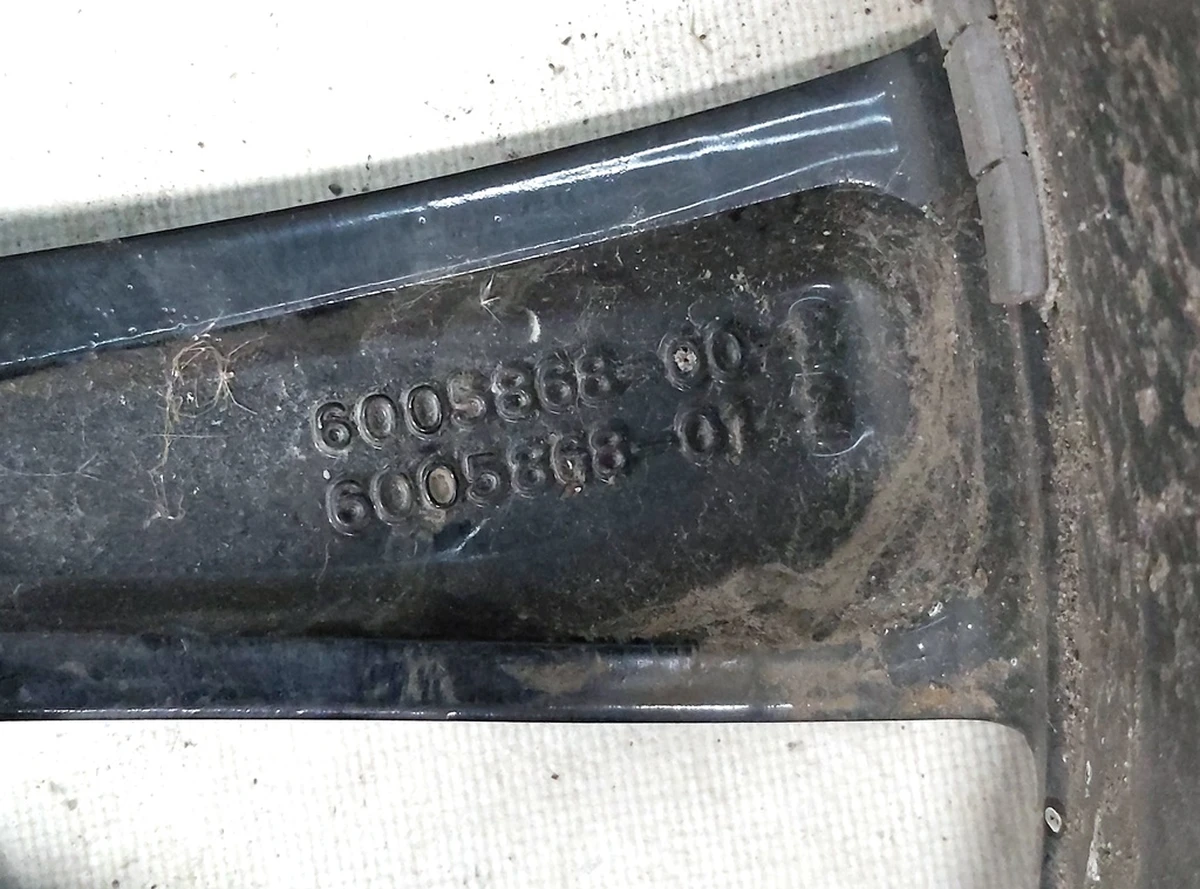 4 WHEEL, 21X8.5 - BLACK TURBINE 21x8.5 J with damage Tesla model S, model S REST 1054042-00-B