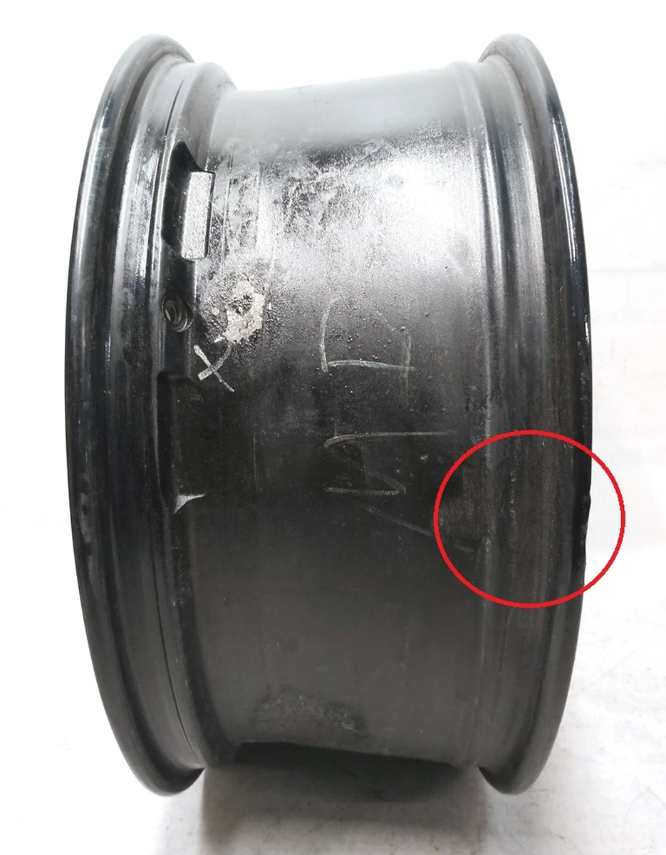 4 Колісний диск BLACK TURBINE 21x8.5 J з пошкодженням Tesla model S, model S REST 1054042-00-B