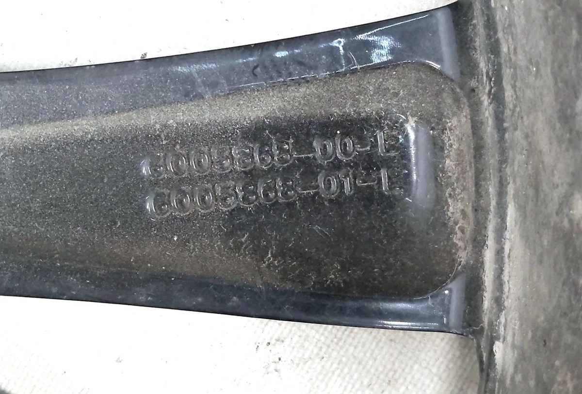 4 Колісний диск BLACK TURBINE 21x8.5 J з пошкодженням Tesla model S, model S REST 1054042-00-B