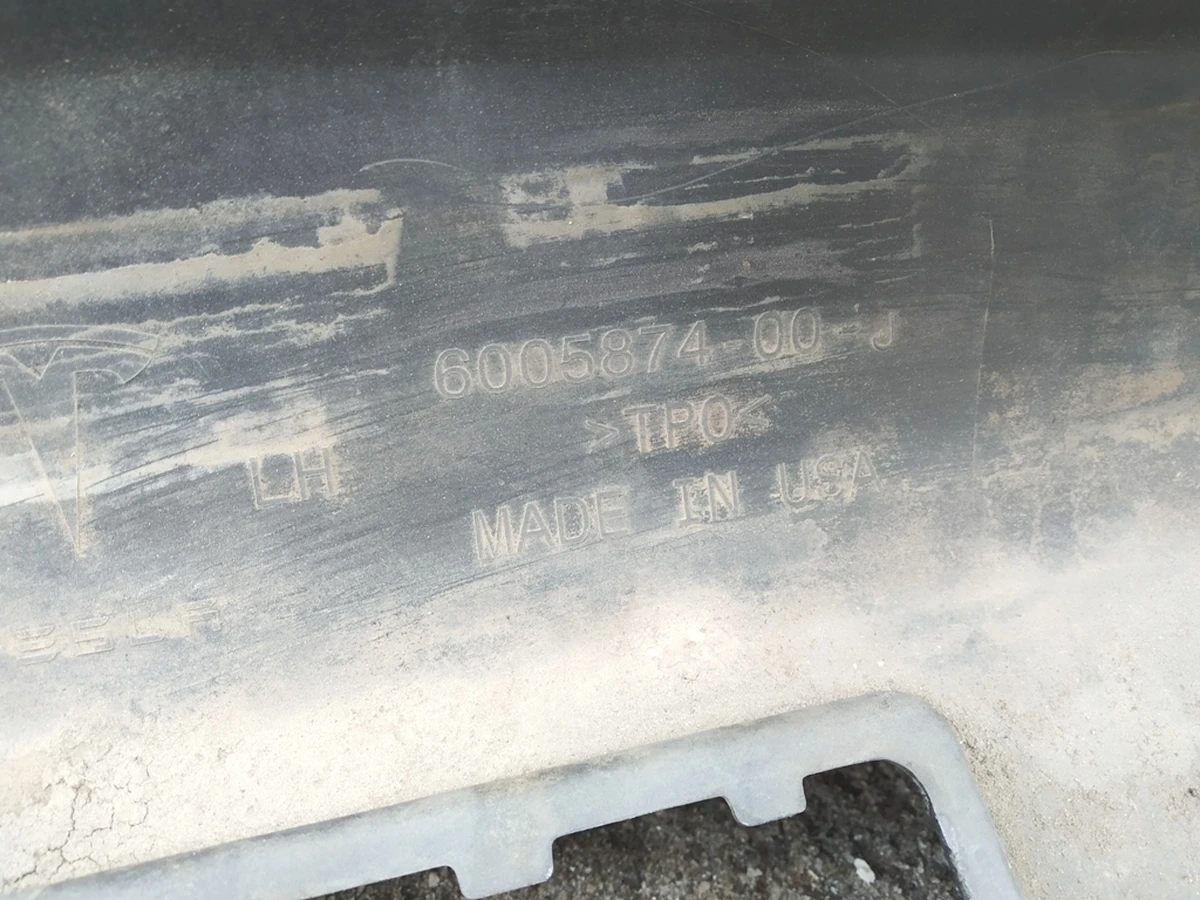 1 Sill trim left rocker panel (painted) PMNG soldered for painting Tesla model S REST 6005874-00-J