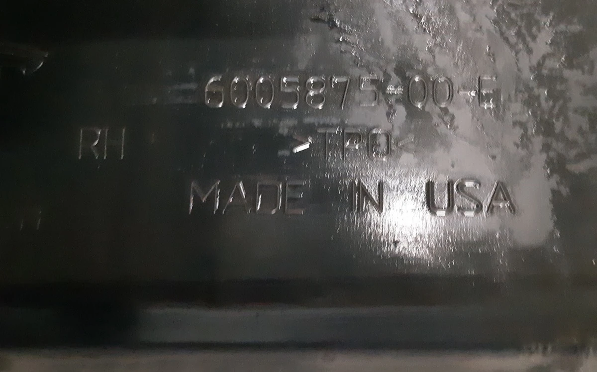 1 Накладка порога права рокерних панель (забарвлений) PBSB Tesla model S REST 6005875-00-J