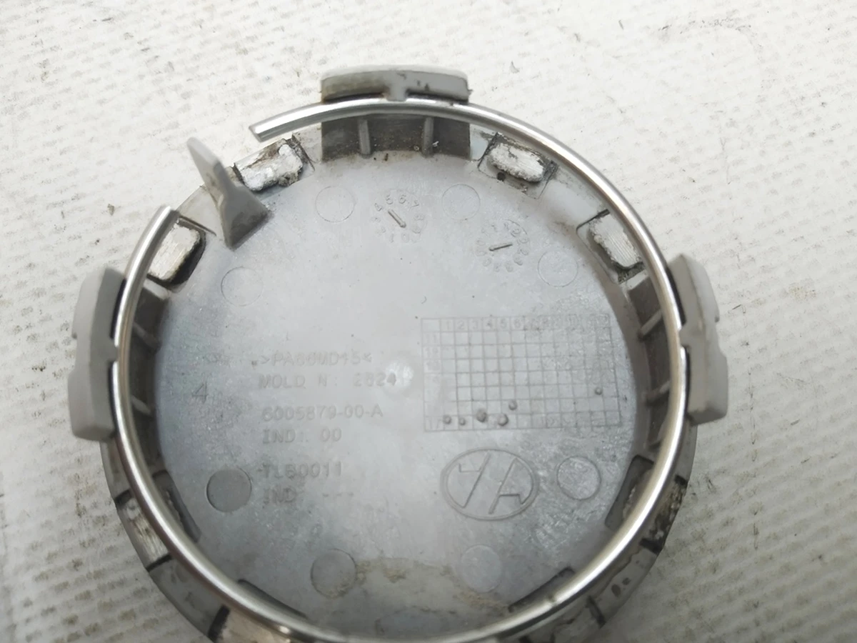 5 Ковпачок центральний колісного диска SILVER (пошкодження) Tesla model S, model S REST, model X, model 3 6005879-00-A