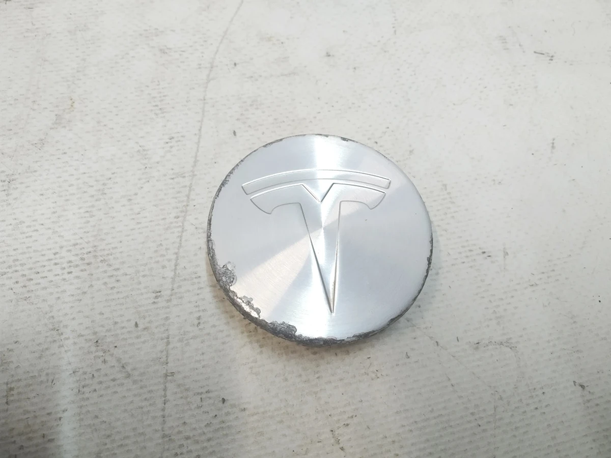 5 Ковпачок центральний колісного диска SILVER (пошкодження) Tesla model S, model S REST, model X, model 3 6005879-00-A