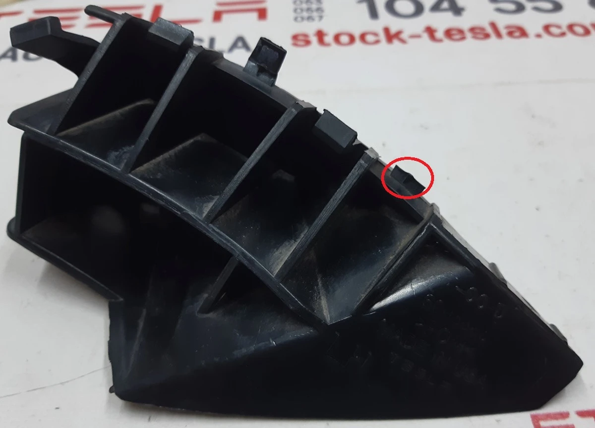 2 Fascia Fender Bracket LH (with damage) Tesla model S, model S REST 1095495-00-A