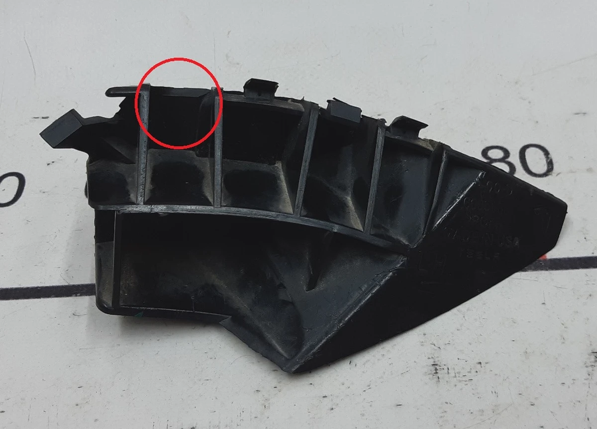 2 Left fender guide (shell) with damage Tesla model S, model S REST 1095495-00-A