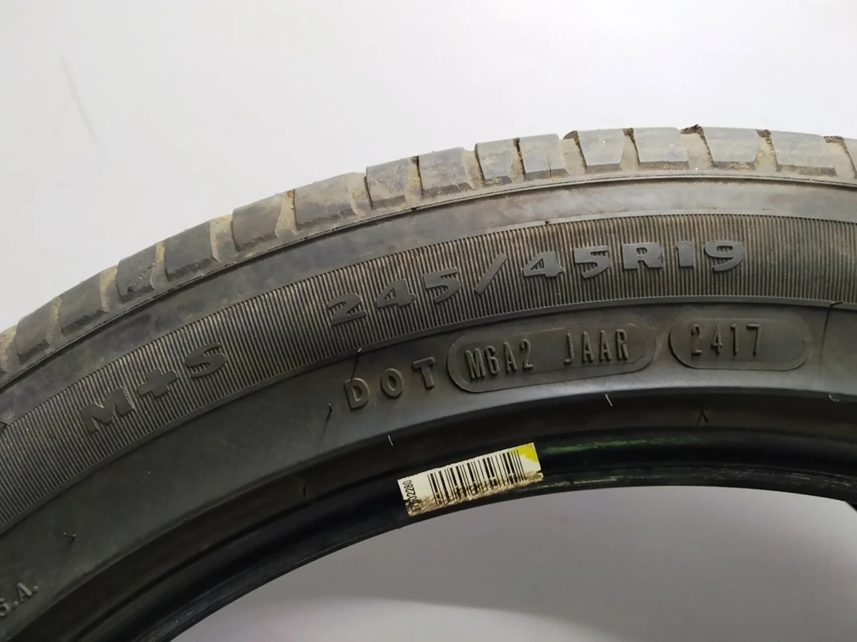 1 Шина 245/45R19 98W A/S GOODYEAR EAGLE TOURING 2,3-2,4ммTesla model S REST 6005890-00-C