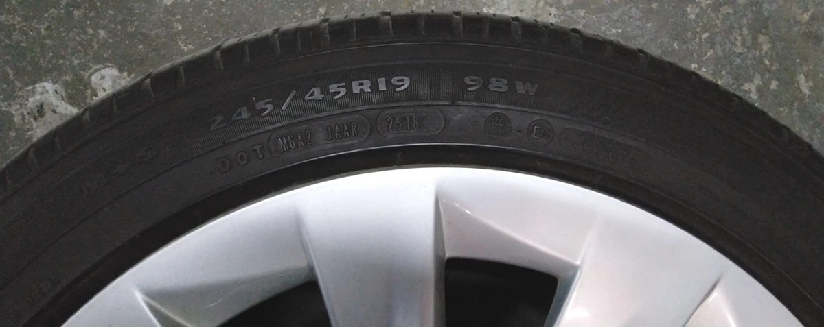 1 Шина 245/45R19 98W A/S GOODYEAR EAGLE TOURING 3,23 мм Tesla S REST 6005890-00-C