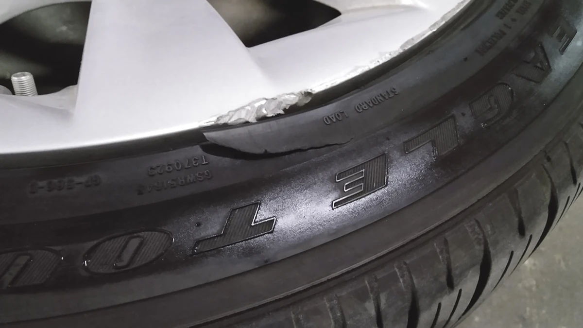 1 Шина 245/45R19 98W A/S GOODYEAR EAGLE TOURING 3,23 мм Tesla S REST 6005890-00-C