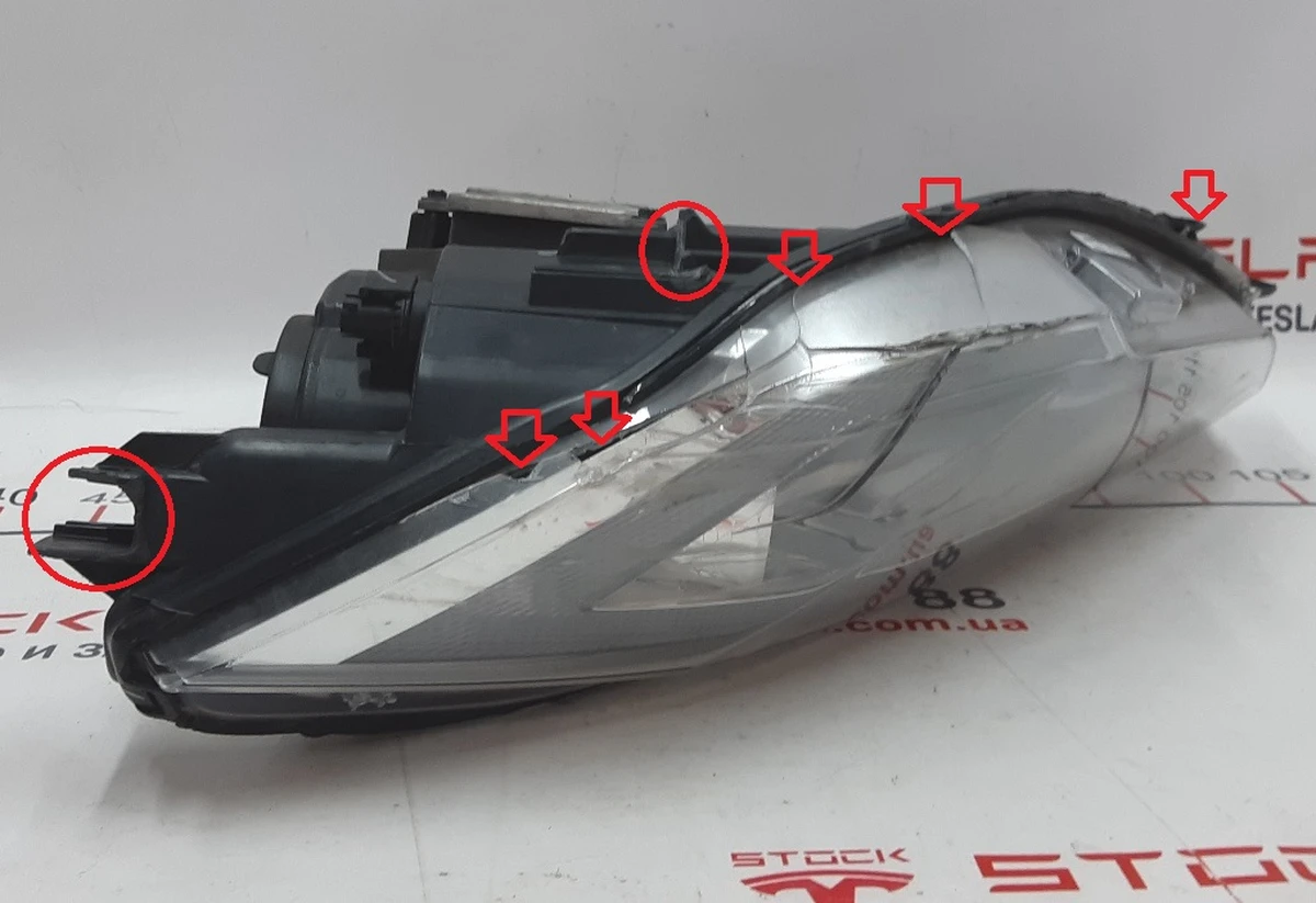 1 Фара головна ліва (ксенон) (USA) без лампи та блоку розпалювання з пошкодженням Tesla model S 6005906-00-D