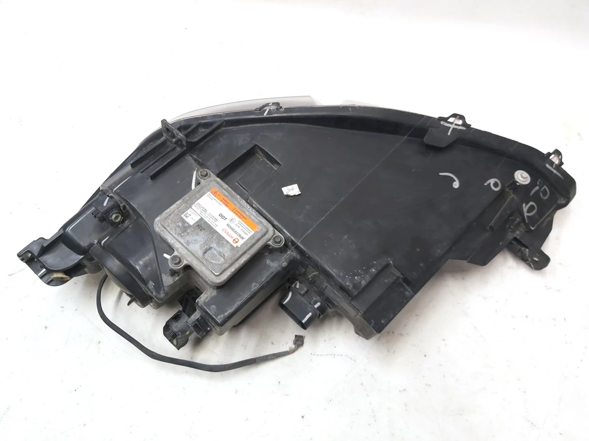 HIGH INTENSITY DISCHARGE HEADLAMP ASSEMBLY - SAE - RIGHT Tesla model S 6005907-00-D