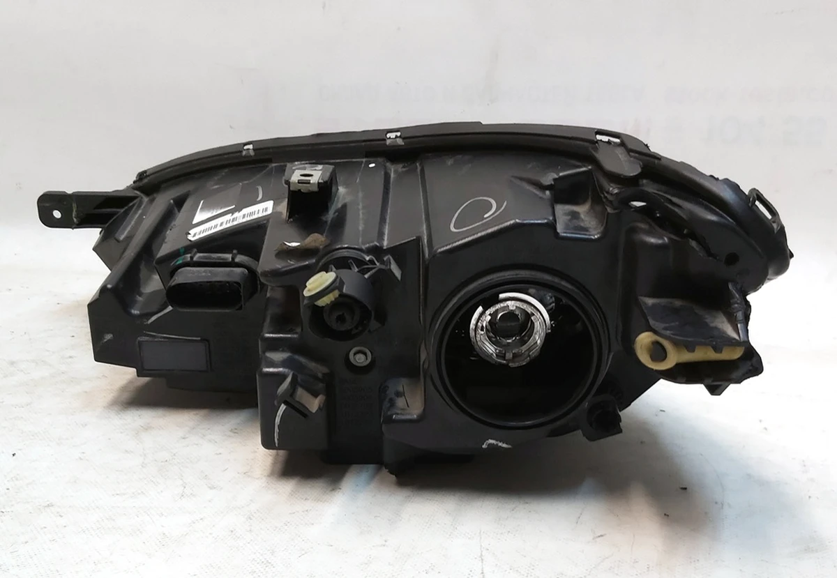 2 Фара головна права (ксенон) (USA) без блоку розпалу та скла Tesla model S 6005907-00-D