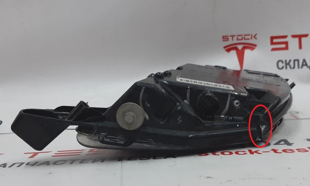 Фара протитуманна права (повна) (USA) із пошкодженням Tesla model S, model S REST 6005914-00-I