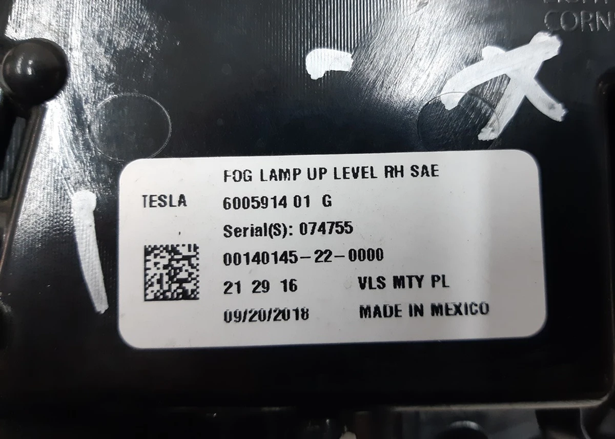 2 Фара противотуманная правая (полная) (USA) Tesla model S, model S REST 6005914-00-I