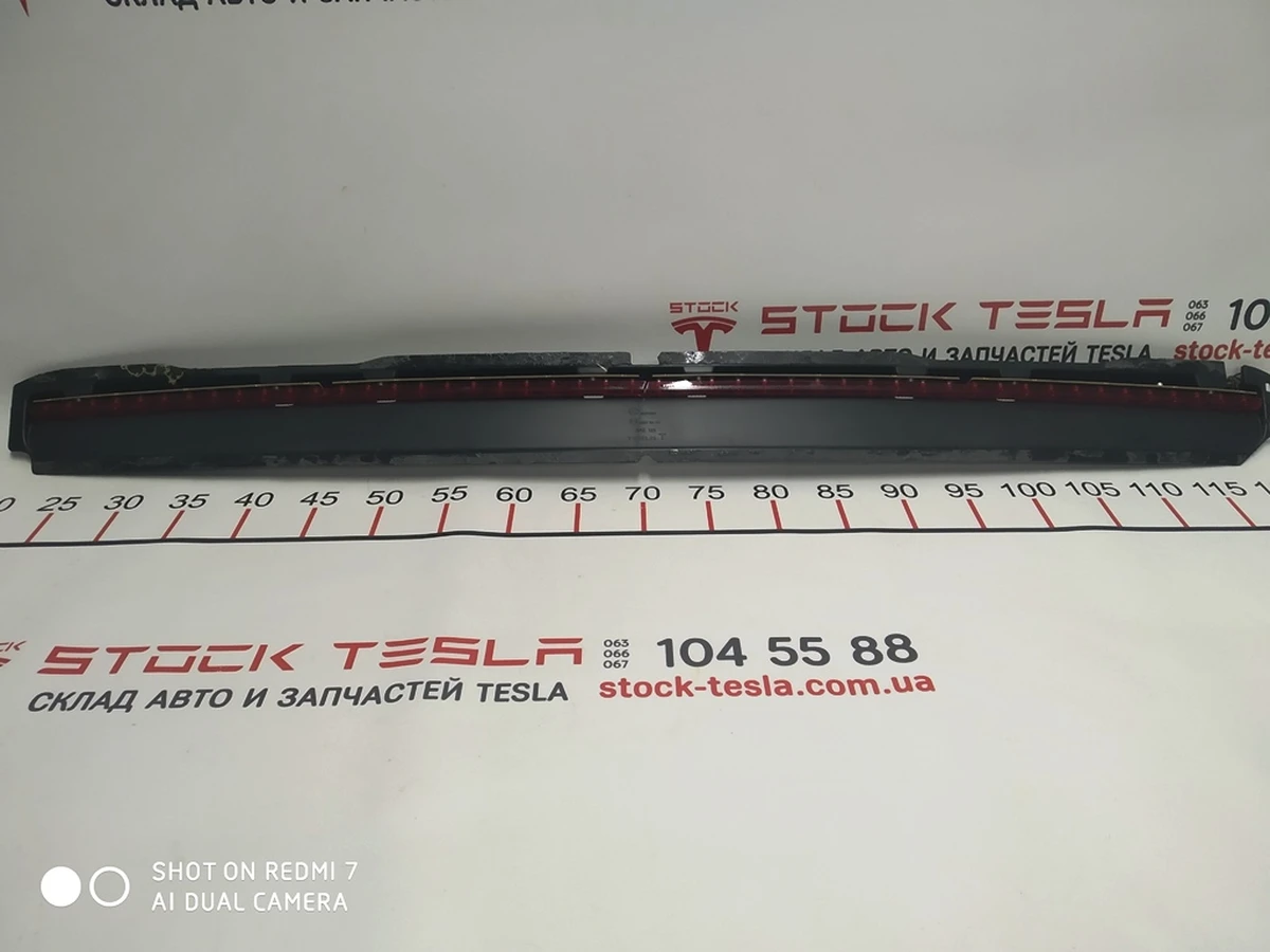 11 CENTER HIGH MOUNTED STOP LIGHT ASSEMBLY Tesla model S, model S REST 6005917-00-F