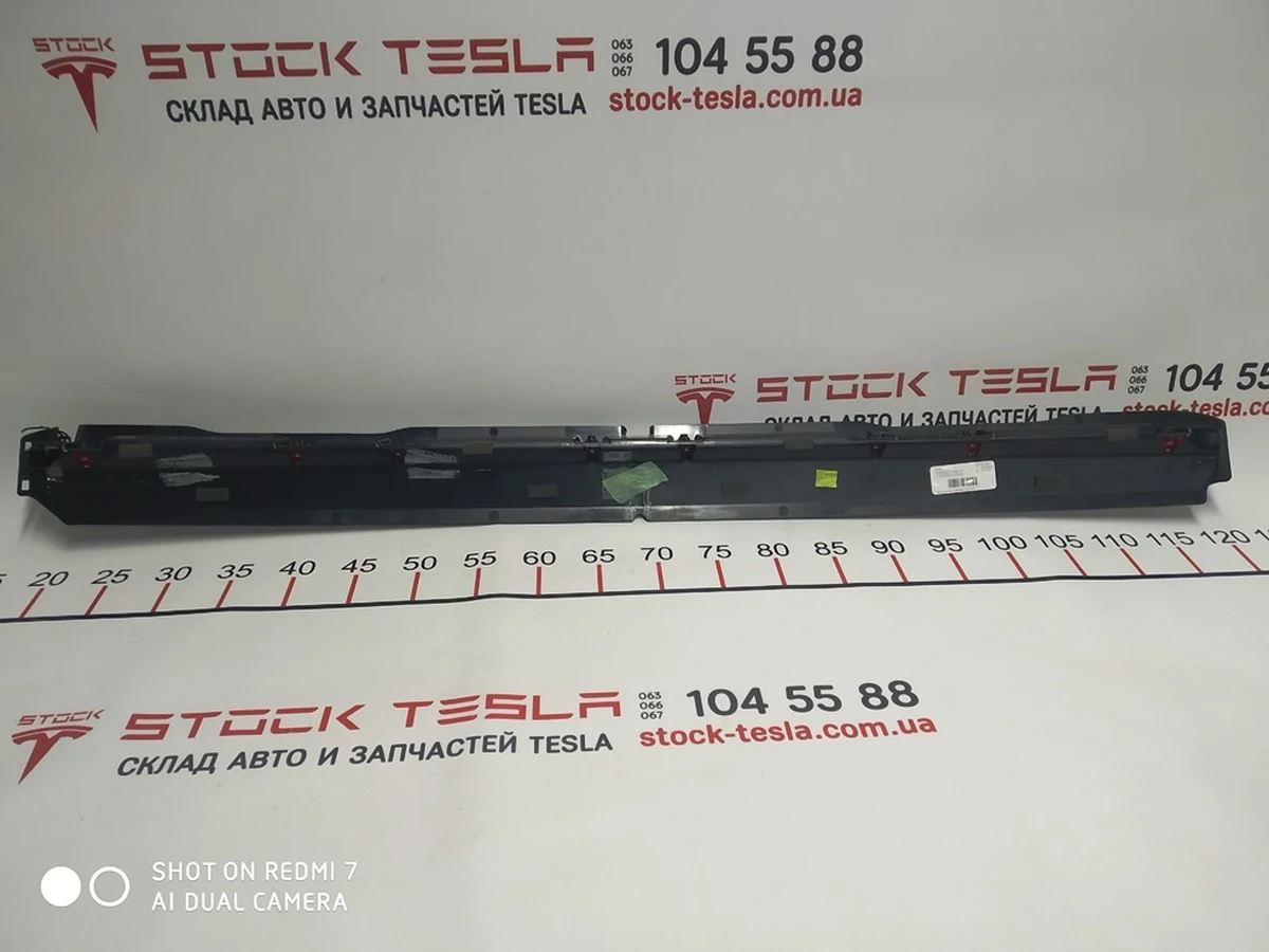 11 CENTER HIGH MOUNTED STOP LIGHT ASSEMBLY Tesla model S, model S REST 6005917-00-F