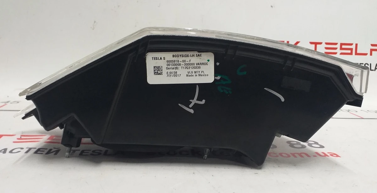 1 Фонарь левый наружный (USA) Tesla Model S, Model S REST 6005918-00-G