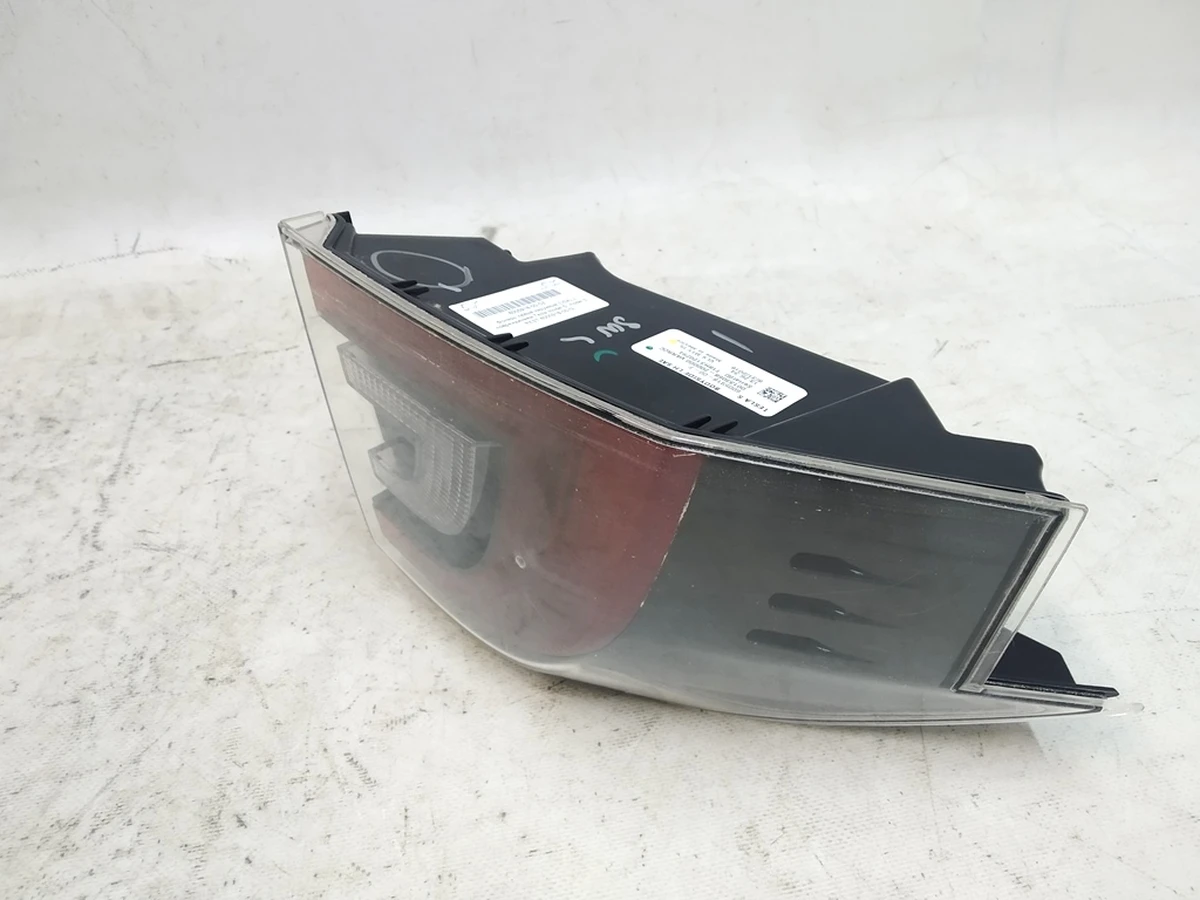 1 Фонарь левый наружный (USA) Tesla Model S, Model S REST 6005918-00-G